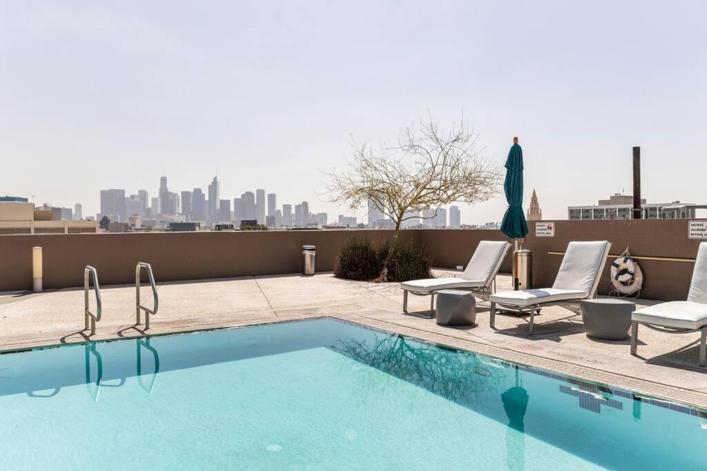 ロサンゼルスLovely Upscale High Rise Private Parking & Poolアパートメント エクステリア 写真