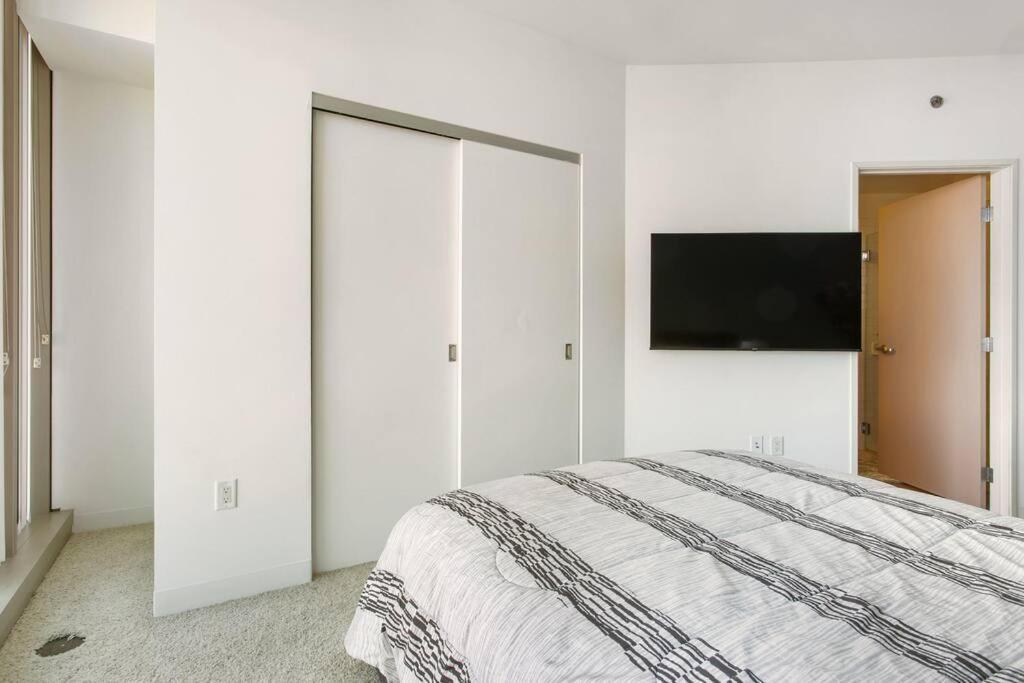 ロサンゼルスLovely Upscale High Rise Private Parking & Poolアパートメント エクステリア 写真