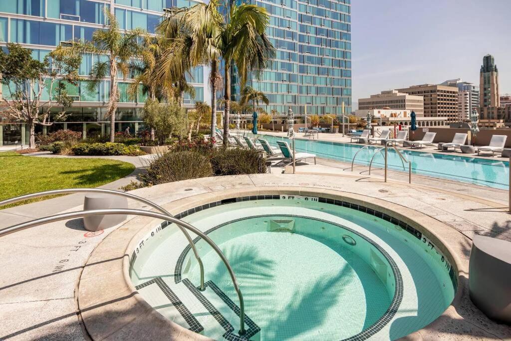ロサンゼルスLovely Upscale High Rise Private Parking & Poolアパートメント エクステリア 写真