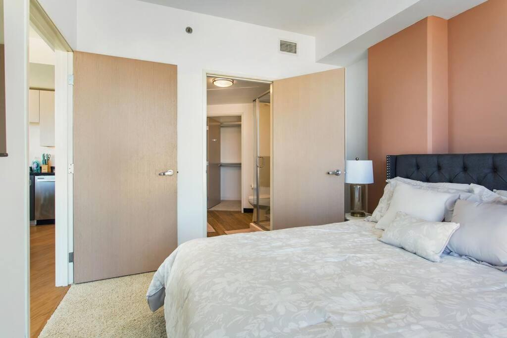ロサンゼルスLovely Upscale High Rise Private Parking & Poolアパートメント エクステリア 写真
