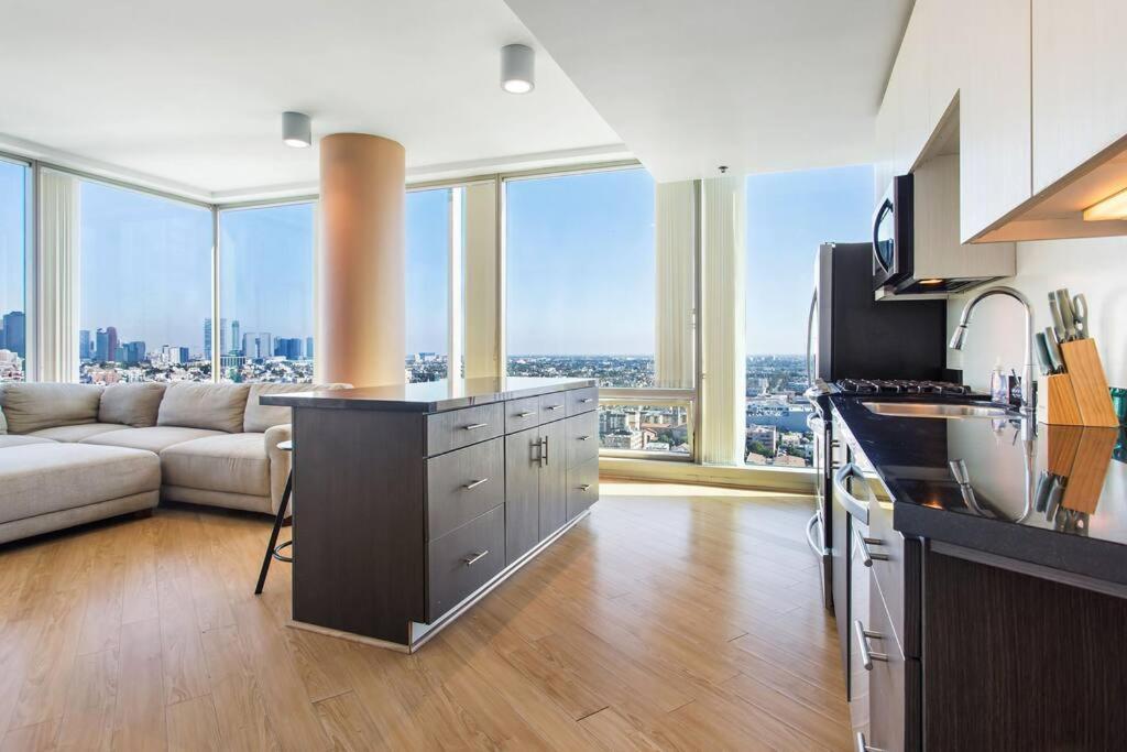 ロサンゼルスLovely Upscale High Rise Private Parking & Poolアパートメント エクステリア 写真