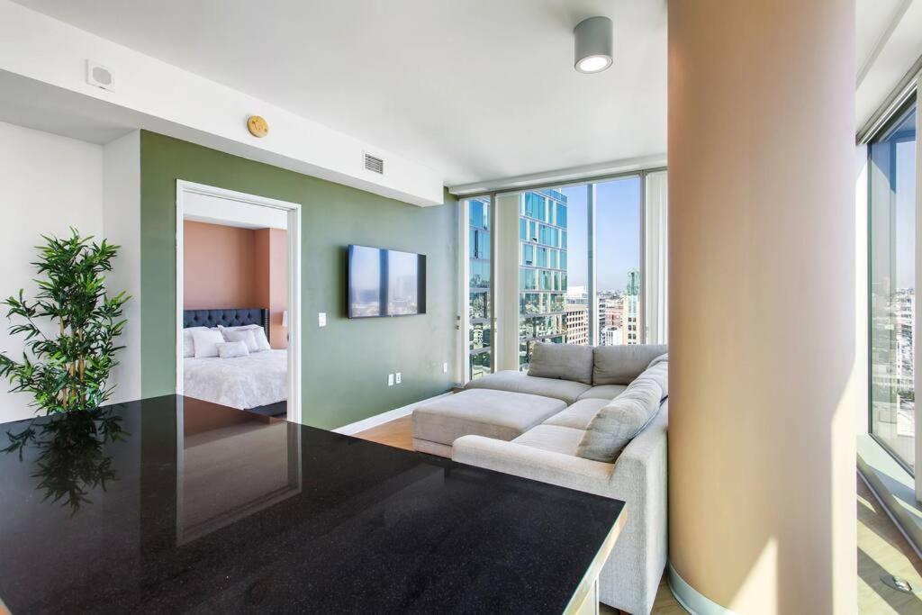 ロサンゼルスLovely Upscale High Rise Private Parking & Poolアパートメント エクステリア 写真